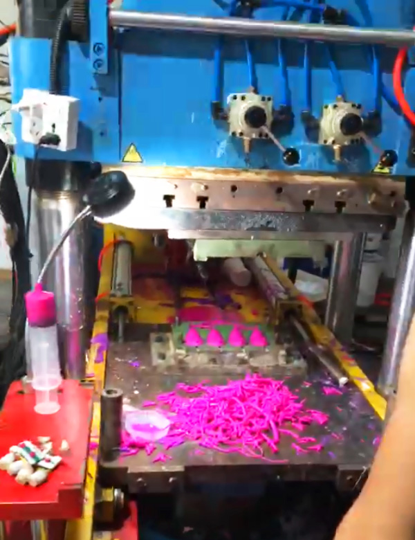 跳蛋外膜使用人体硅胶制作